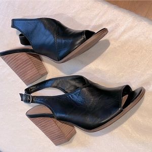 Lucky Brand Size 8, Black, Block Heel, Open Toe w/ adjustable strap- never worn